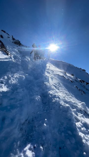 Ascenso de montaña sobre nieve en Melipeuco